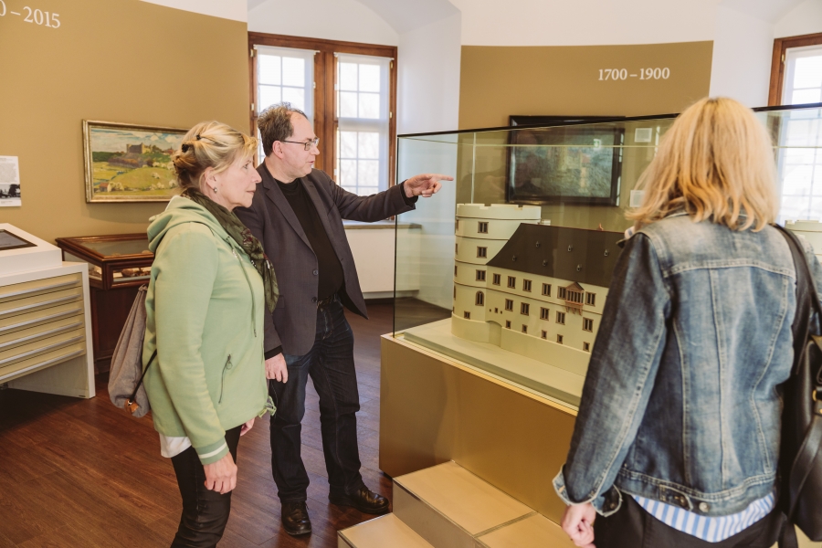 Die Wewelsburg – vom Steinzeitgrab zum Dreiecksschloss. Unterhaltsame Themenführung am Sonntag, 5. Januar um 15 Uhr. © Kreismuseum Wewelsburg, Lina Loos